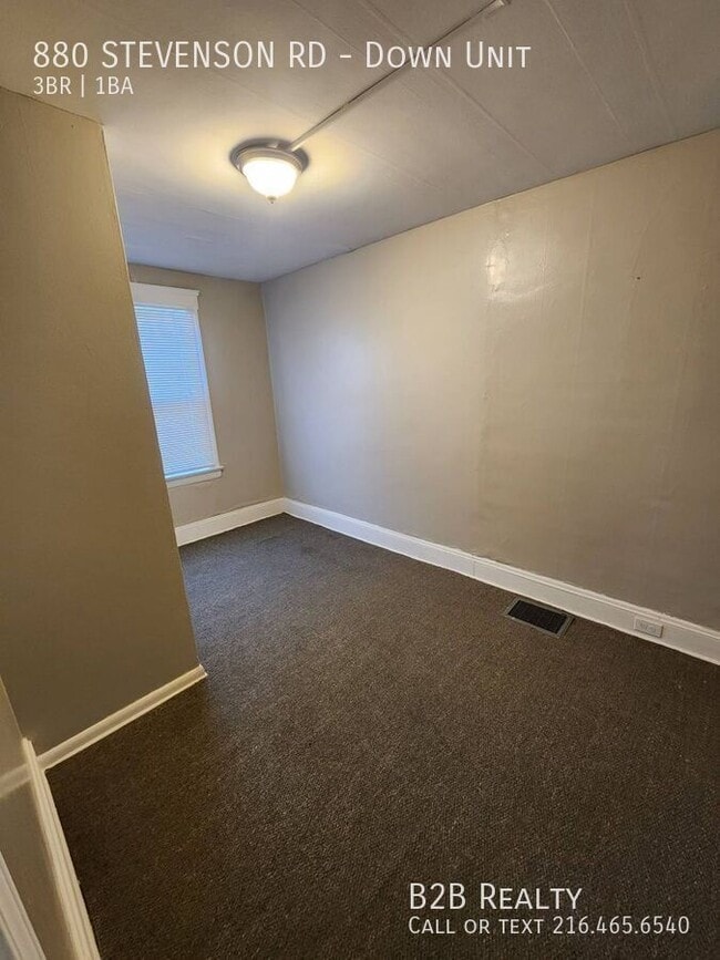 Photo - 880 Stevenson Rd Unit Down