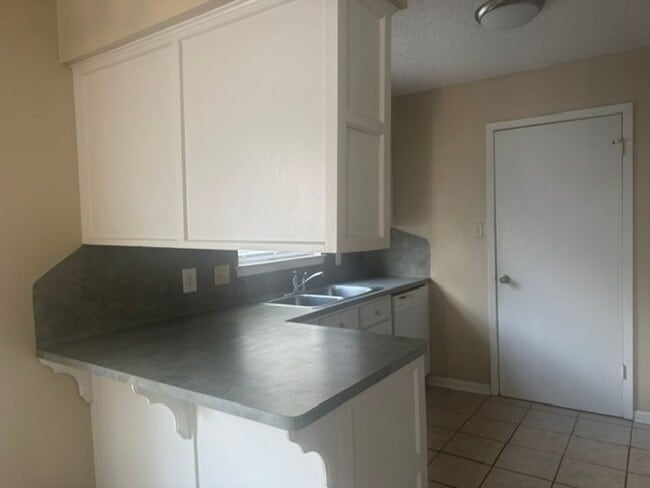 Photo - 510 Rosedale Dr Unit a