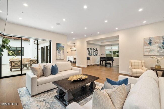 Photo - 12727 Landale St