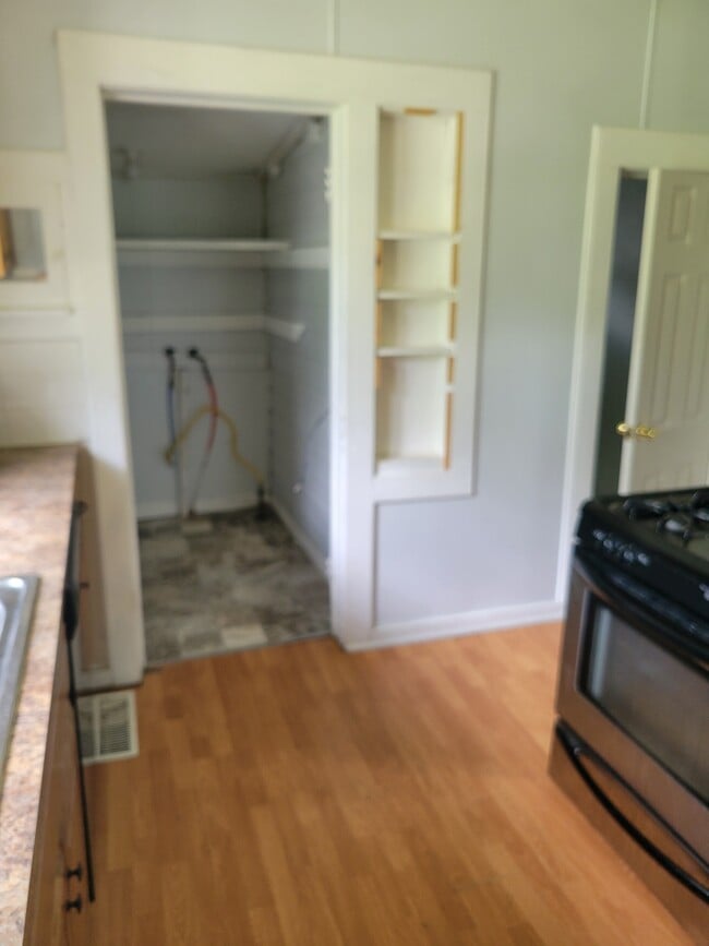 Photo - 1006 S Main St