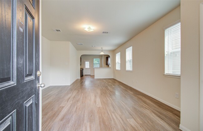 Photo - 10410 Solitude Way