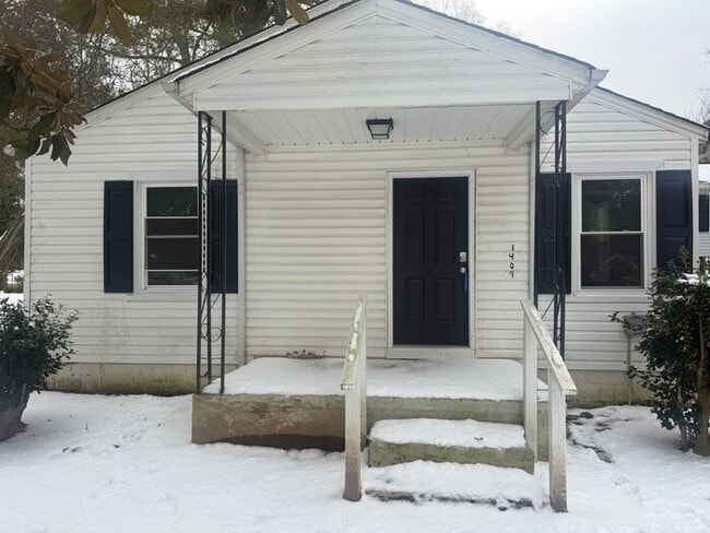 Building Photo - 1409 John Ave