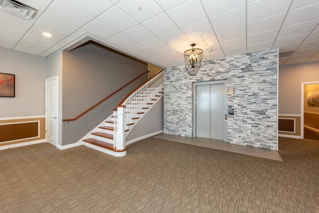 Cornerstone DeKalb - Lobby / Elevator