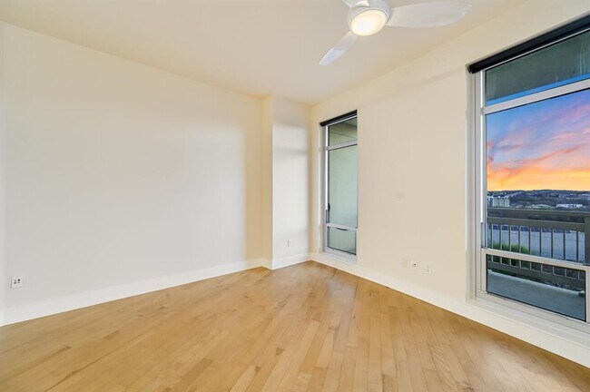 Photo - 603 Davis St Unit 910