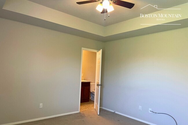 Photo - 1380 Brigade Blvd