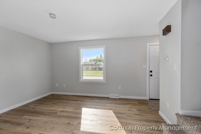 Photo - 2511-2513 Ridgefield Dr NE Unit 2513