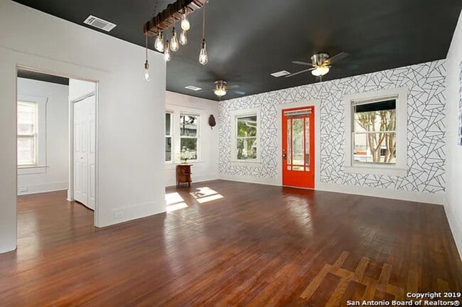 Photo - 329 Mason St