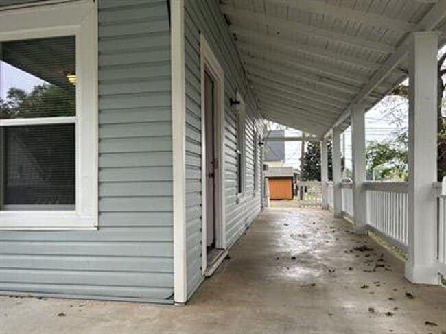 Photo - 3415 Alpine St SW