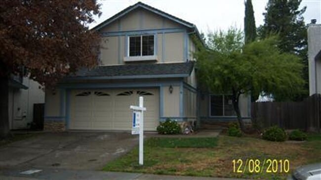 Building Photo - 4 bed | 2.5 bath | 1712 SF | 2 Car Garage | Two Story | Tenant pays $175 monthly for WS&G
