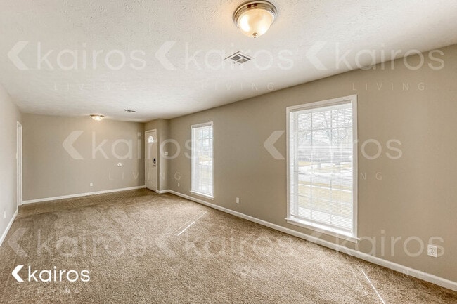 Photo - 2073 Edinburgh Dr