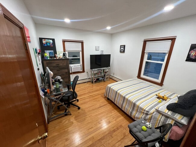 Photo - 31 Anthony St Unit Second Floor Apartment