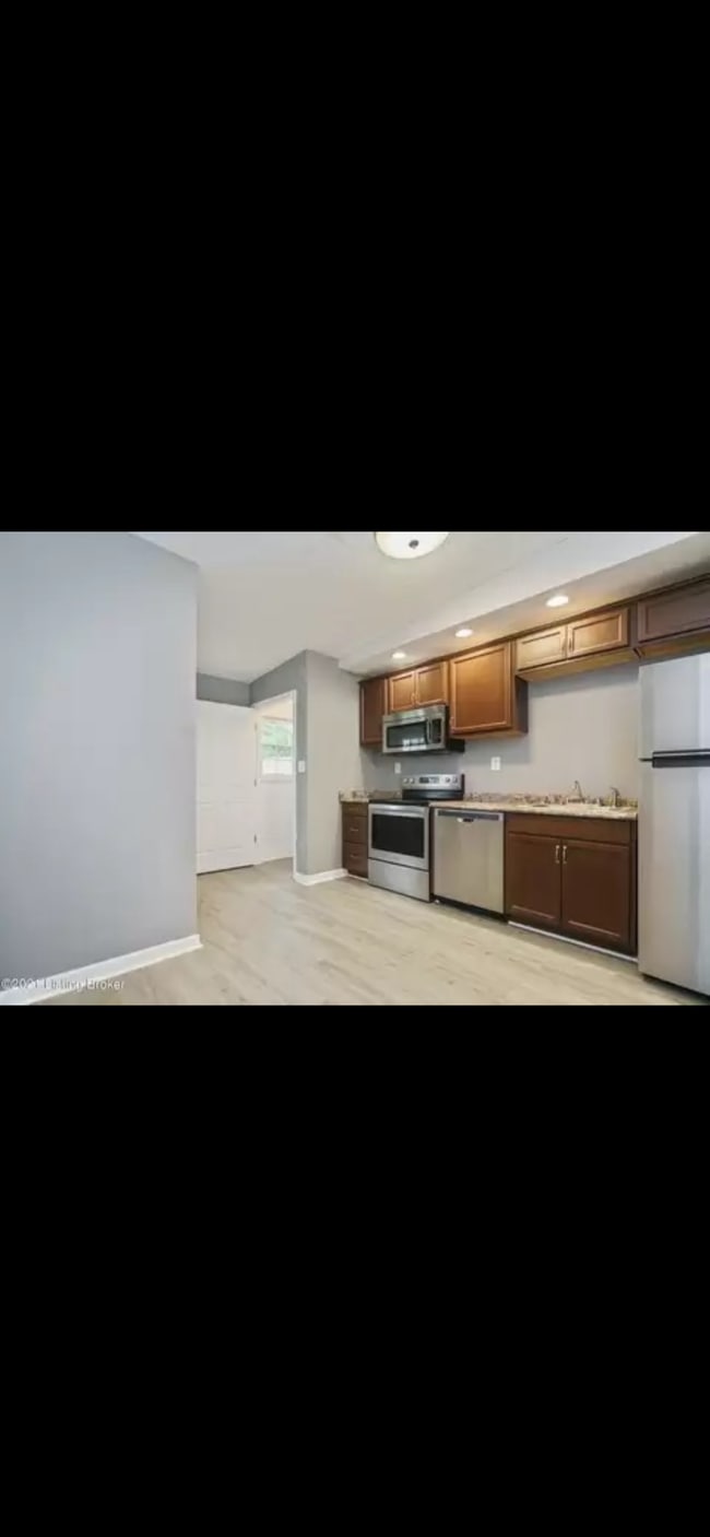 Photo - 1796 Mellwood Ave