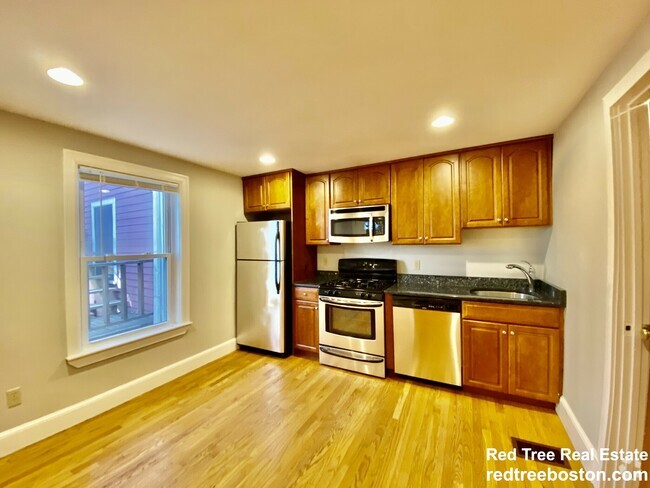 Building Photo - 441 Franklin St Unit 1L Rental