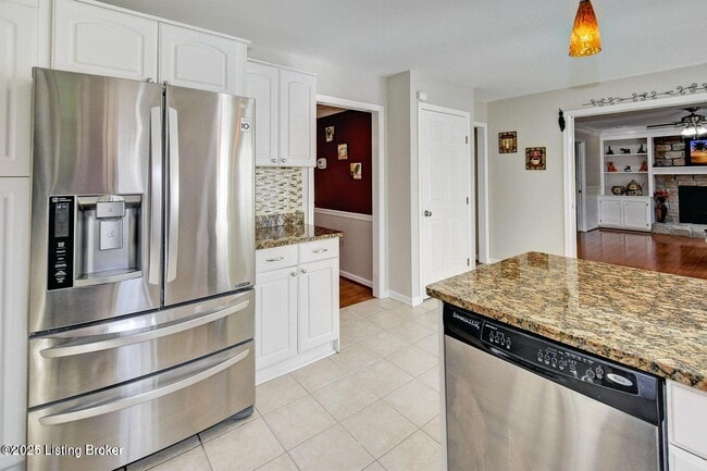 Photo - 1102 Blackthorn Rd