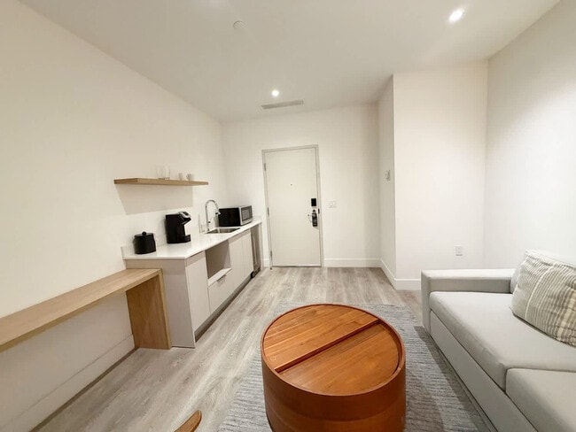 Photo - 239 SW 9th St Unit SI FL4-ID1520194P