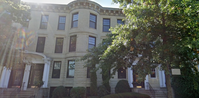 Photo - 1563 Beacon St