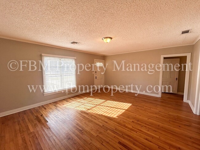 Photo - 2008 W 3rd Ave