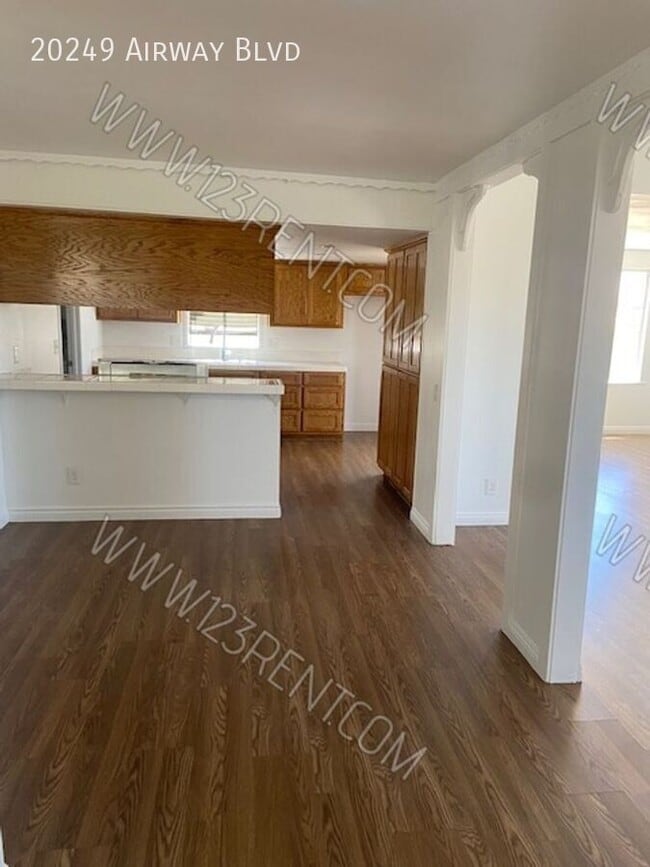 Photo - 20249 Airway Blvd