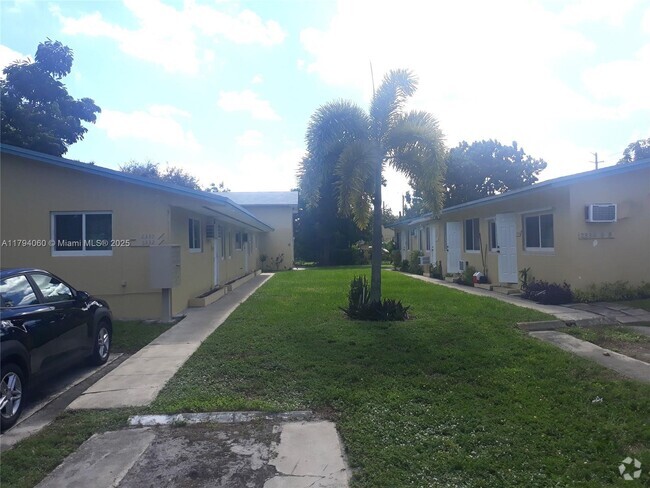 Building Photo - 2330 Grant St Unit 2332B Rental