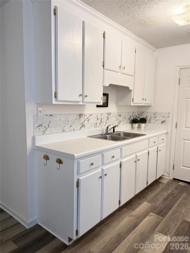 Photo - 1208 W Walnut Ave
