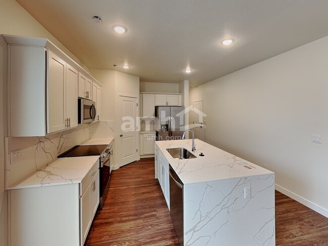 Photo - 8943 Wilroy Rd