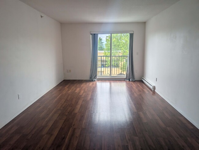 22355 48 Ave Unit 302