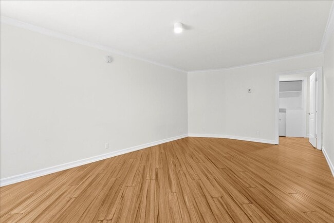 Building Photo - 11661 Erwin St Unit 07 Rental
