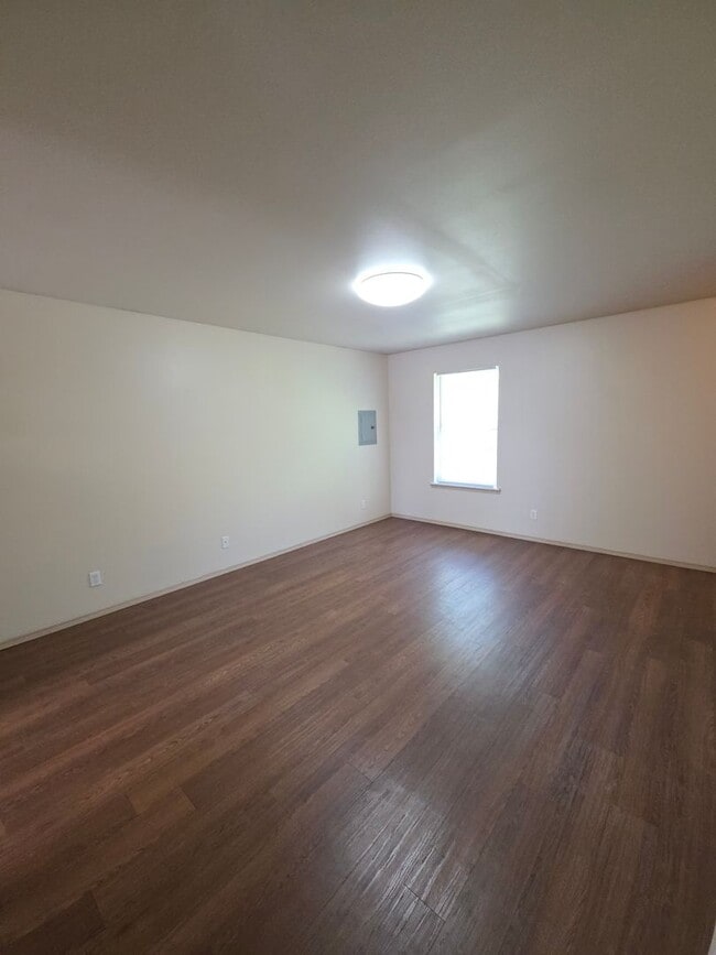 Photo - 110 W 5th St Unit C