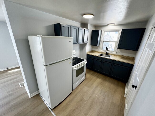 Photo - 491 Church St Unit 2