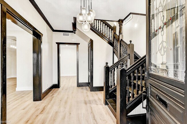 Photo - 4 br, 4 bath House - 818 S Travis St