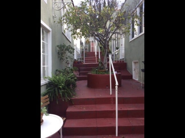 Building Photo - 1538 Silver Lake Blvd Unit 1538