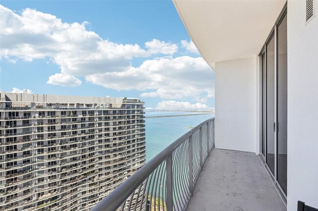 Photo - 1750 N Bayshore Dr Unit 5611