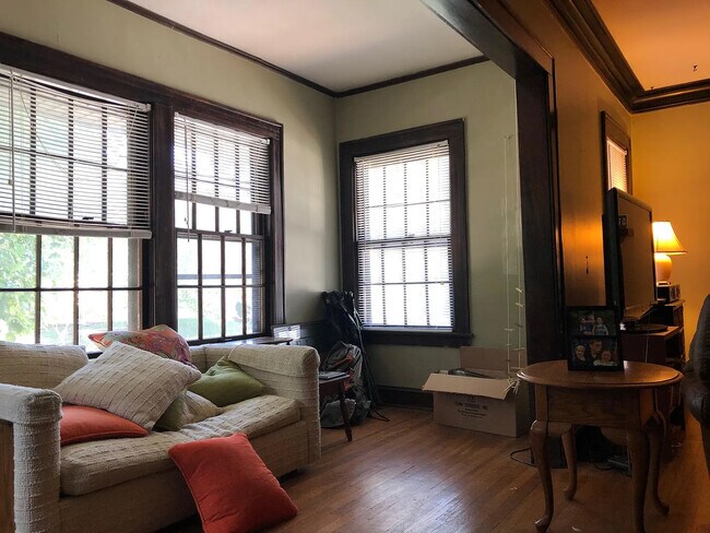 Photo - 5005 Grand Avenue