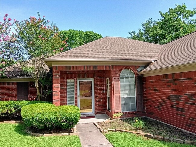 Photo - 3821 Pin Oak Dr N