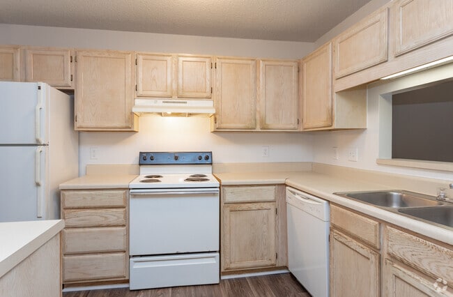 3BR, 2BA - 1018SF - Kitchen