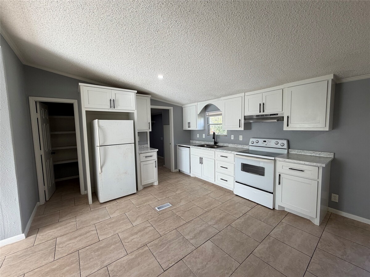 Photo - 15467 Delores Ln