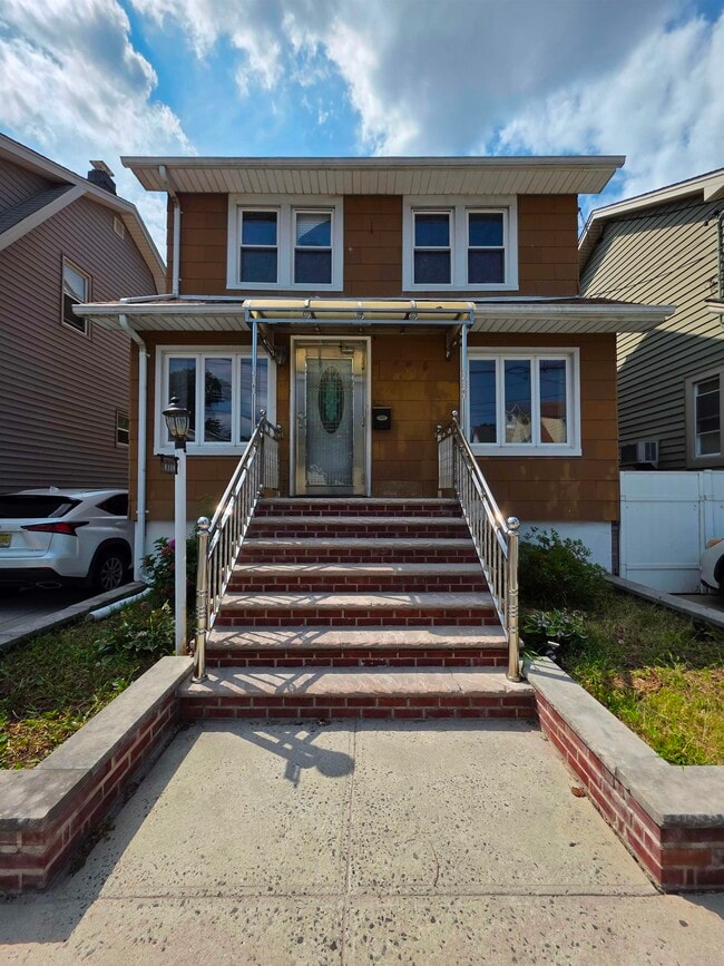 Building Photo - 8309 Grand Ave