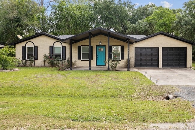 Building Photo - 1415 Palm Dr Rental