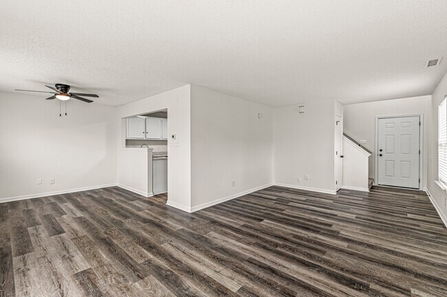 Photo - 1316 Freemont Ln