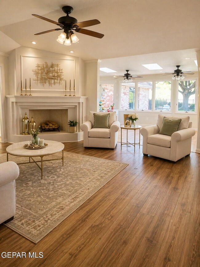 Photo - 6028 Torrey Pines Dr