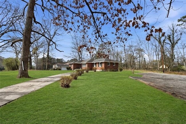 Photo - 5205-5205 Five Forks Trickum Rd SW