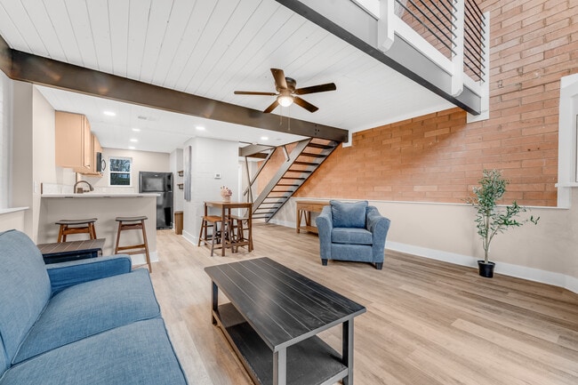 Building Photo - 2772 University Ave Unit 42