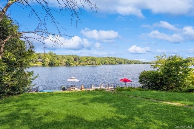 Photo - 224 Lake Shore Rd