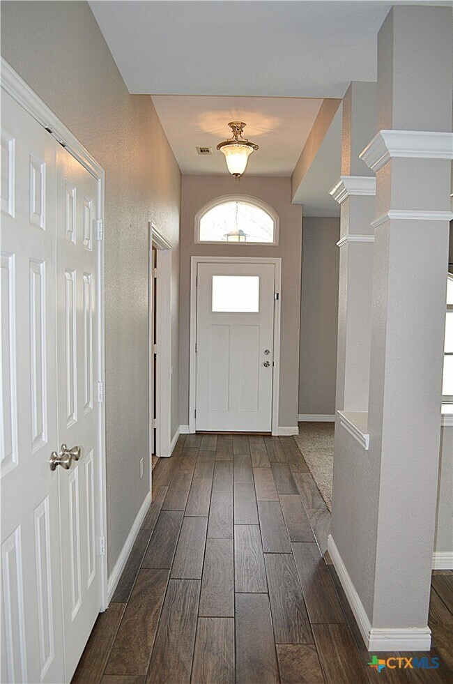 Photo - 423 Reservation Dr