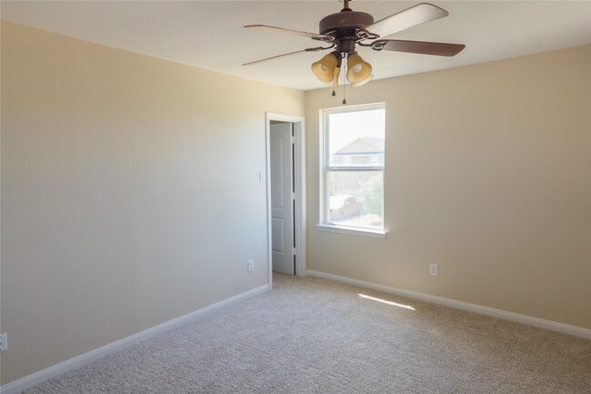 Building Photo - 5123 Harbor Palm Dr