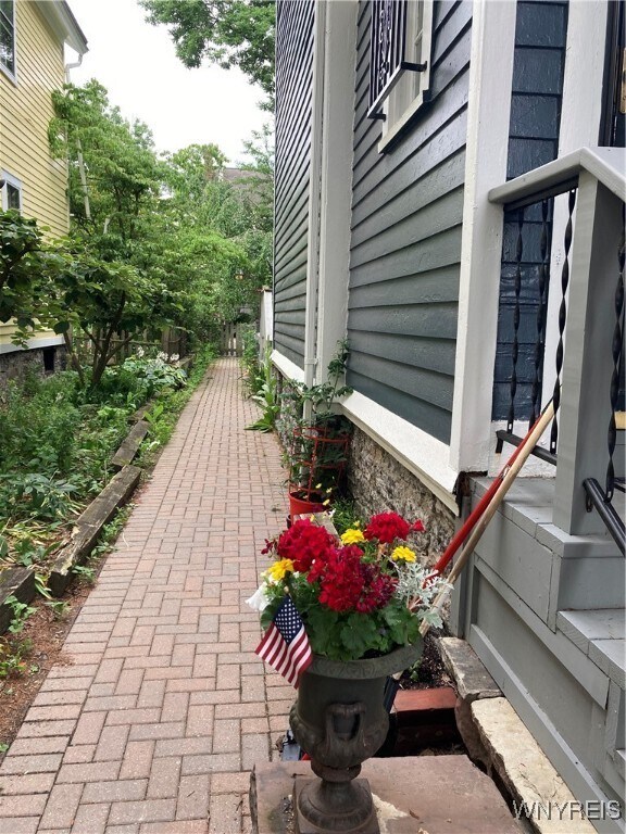 Photo - 262 Summer St