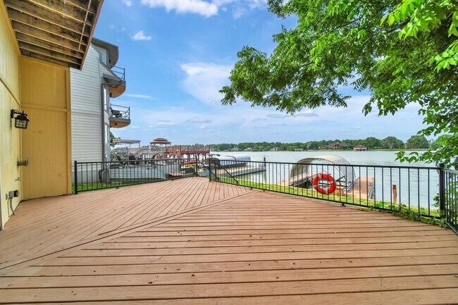 Photo - 1216 Lake View Dr