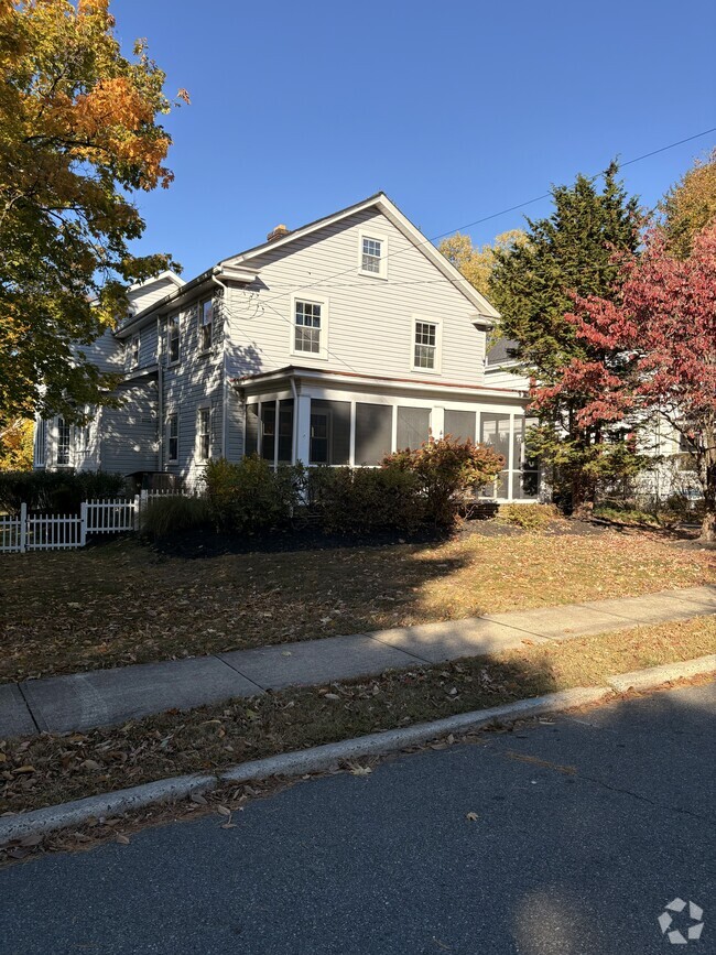 Building Photo - 20 Brearley Ave Rental