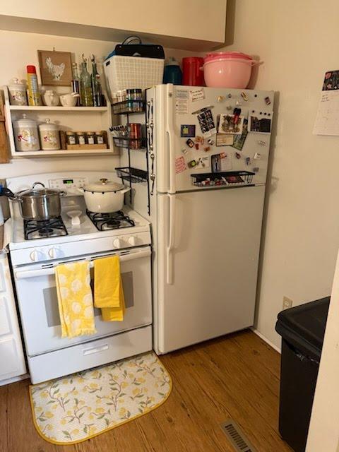 Photo - 138 W Mitchell St Apartment