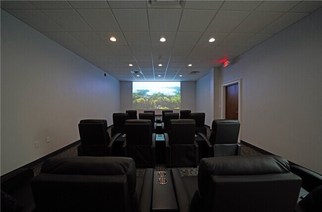 Photo - 207 N Main St